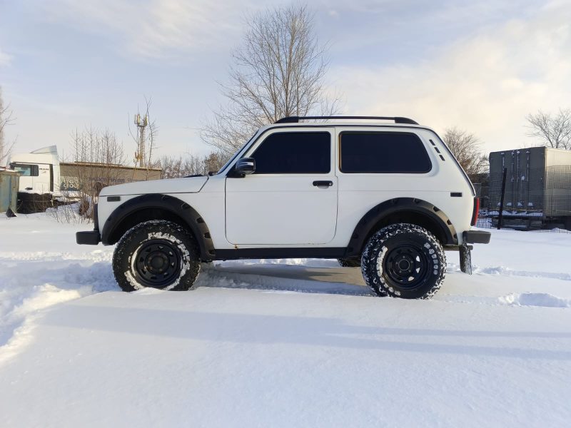 Расширители колесных арок Lada Niva 3-дверная под резаные арки 21L